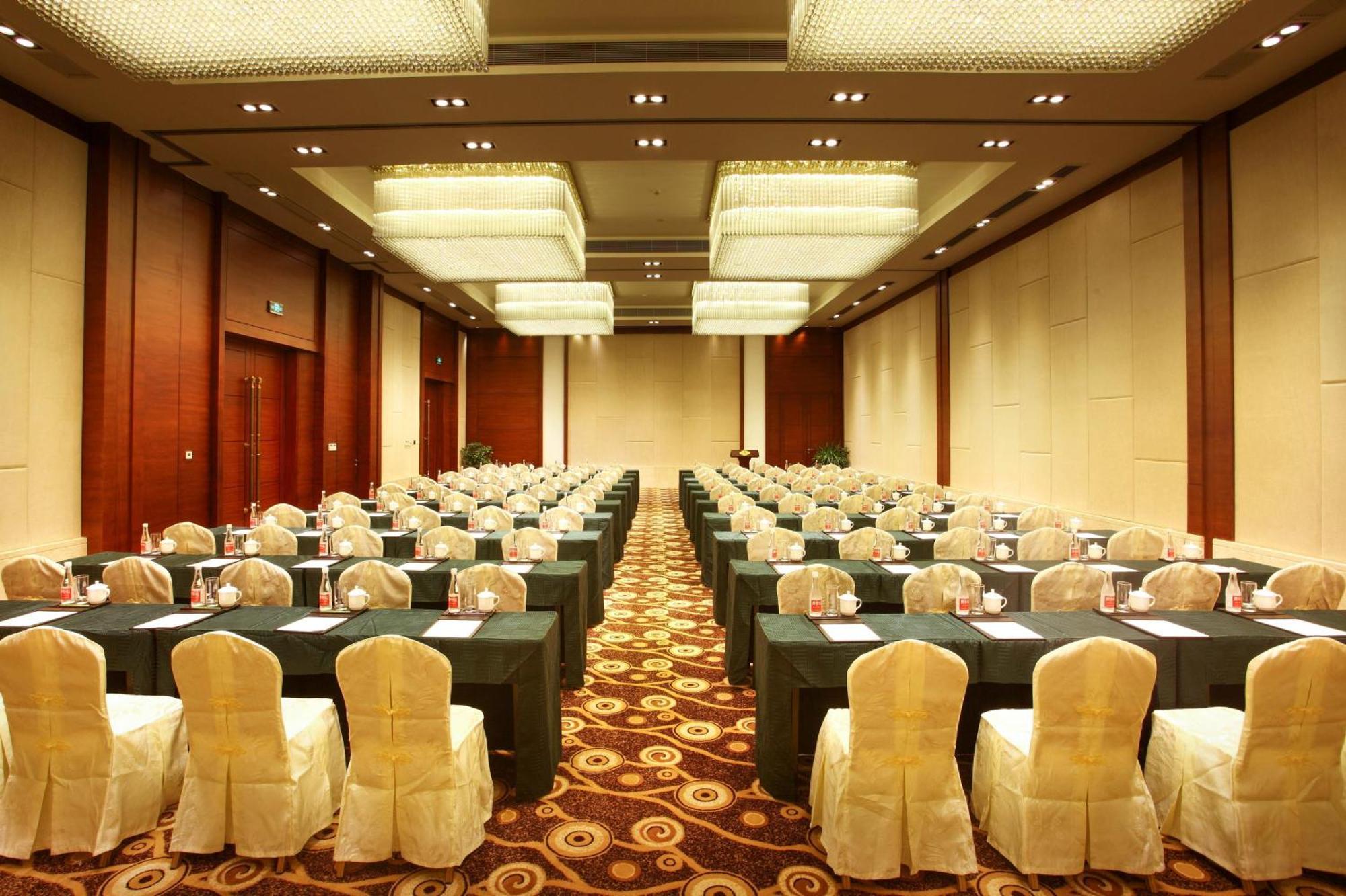 Sanya Seacube Holiday Hotel Exterior photo