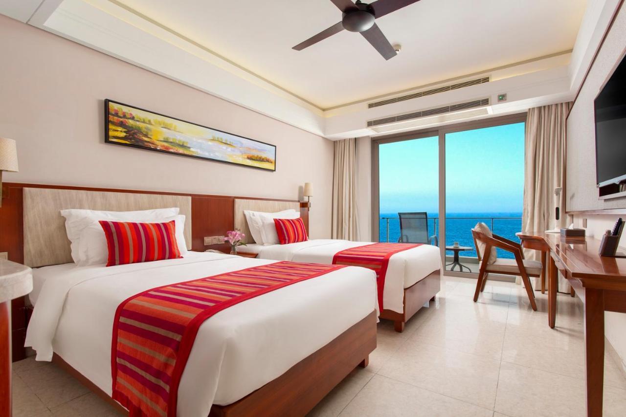 Sanya Seacube Holiday Hotel Exterior photo